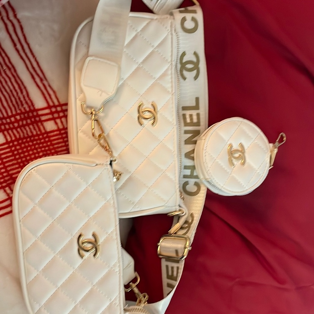 White crossbody bag